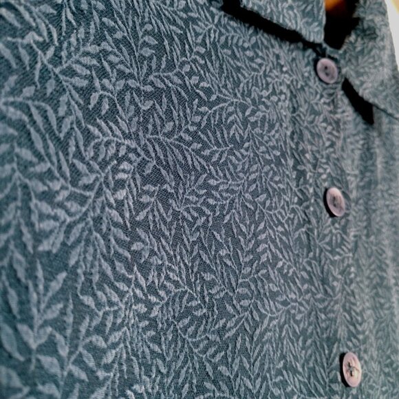 TravelSmith Blouse Petite Small SP Blue Long Sleeve Textured Leaf Collar Button - Picture 5 of 10